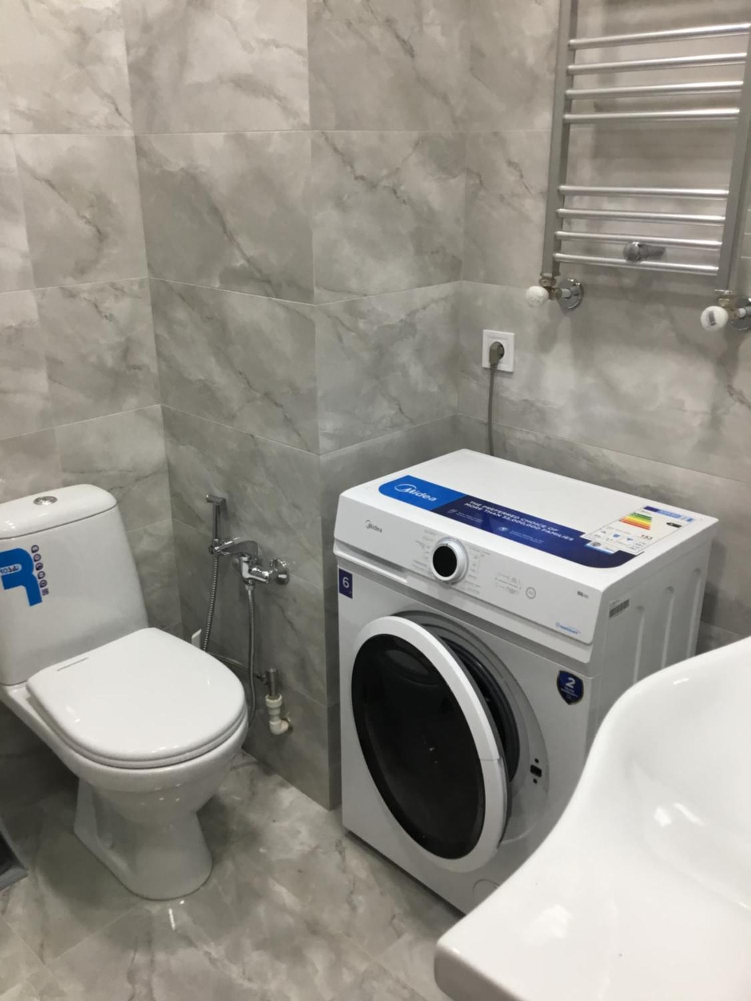 Flat 公寓 巴统